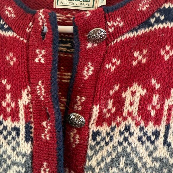 L.L. Bean Sweater Button Up Fair Isle Cardigan Women’s Large Merino Wool Red USA - Picture 3 of 10
